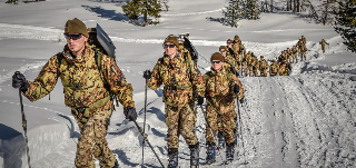 Addestramento in alta quota: 90 Alpini ottengono il brevetto di sciatore militare